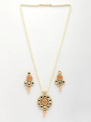  women peach stones with kundan studded long jewellery set 4