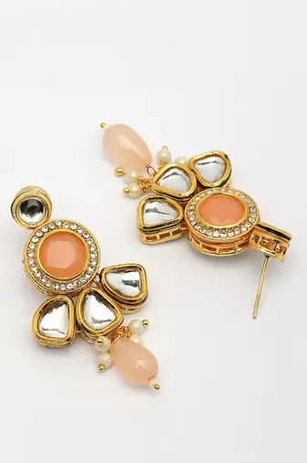  women peach stones with kundan studded long jewellery set