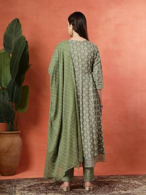 Green women embroidered printed anarkali kurta pant with dupatta set 2