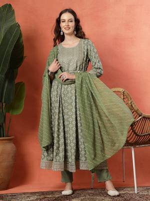 Green women embroidered printed anarkali kurta pant with dupatta set 4