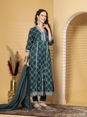 Seagreen women embroidered lehariya printed anarkali kurta pant with dupatta set 4