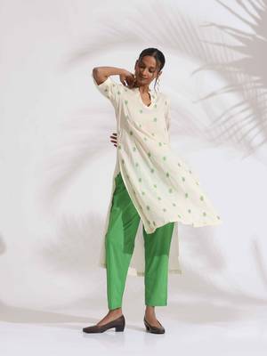 off-white cotton floral embroidered straight kurta set 5