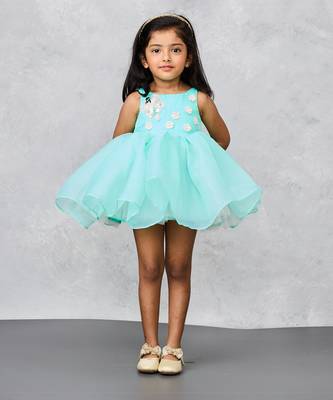 Elegant organza dress with flower embellishments 1