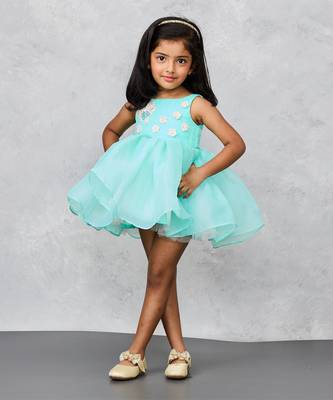 Elegant organza dress with flower embellishments 4