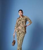 Beautiful green crepe silk fabric kurta set with scarf for classy looks