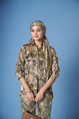 Beautiful green crepe silk kurta set with scarf for classy looks 3