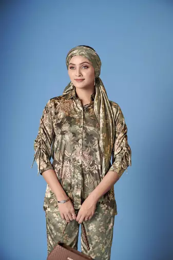 Beautiful green crepe silk kurta set with scarf for classy looks