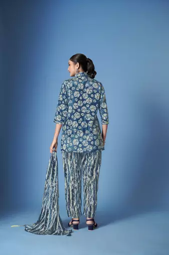 Beautiful blue crepe silk kurta set with scarf for classy looks