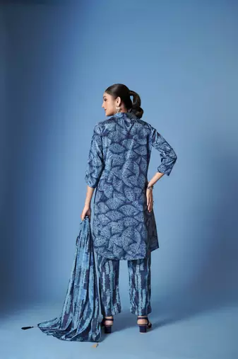 Beautiful blue crepe silk kurta set with scarf for classy looks