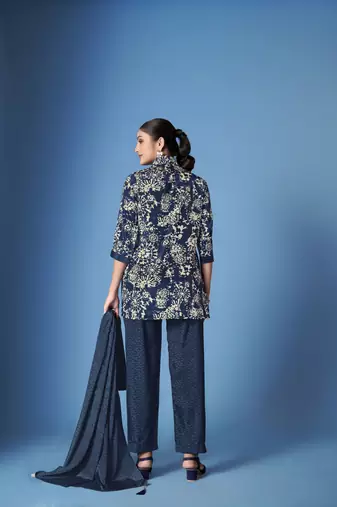 Beautiful blue crepe silk kurta set with scarf for classy looks