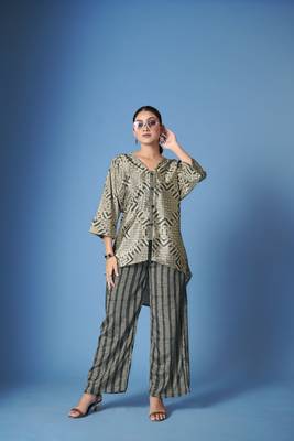 Beautiful grey crepe silk kurta set with scarf for classy looks 1