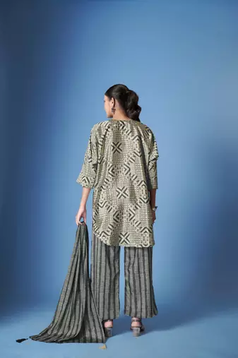 Beautiful grey crepe silk kurta set with scarf for classy looks