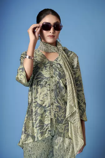 Beautiful grey crepe silk kurta set with scarf for classy looks