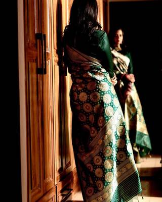 Green color silk blend saree with blouse 4