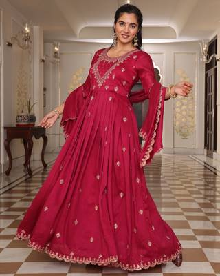 Pink beautiful soft silk fabric glamorous partywear readymade suit 5