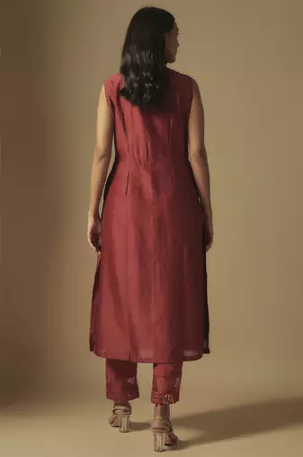 Red kurta set