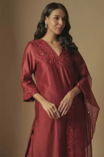 Red kurta set