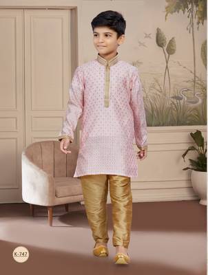 Cheekoo zari booti with thread work kurta pajama 1