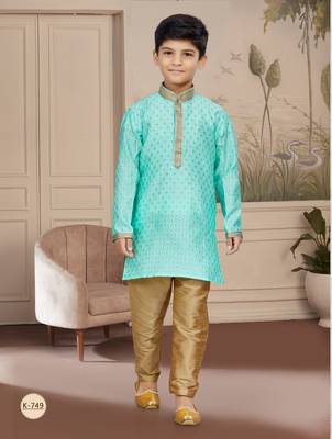 Cheekoo zari booti with thread work kurta pajama 1