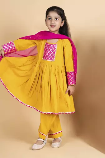 Girls yellow kurta payjama set