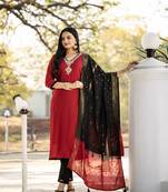 Women Viscos Rayon Straight Kurta With Pant And Dupatta Suit Set