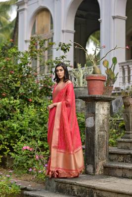 Gajri kalyani silk blend elegant festive wear heavy woven saree 2