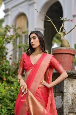 Gajri kalyani silk blend elegant festive wear heavy woven saree 3