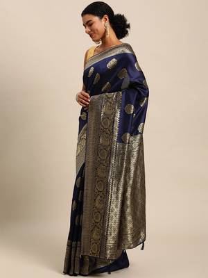 navy blue banarasi silk blend jacquard woven golden zari butta saree with blouse piece 4