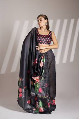 Black partywear linen c bllywood saree 4