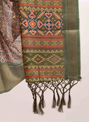 Mehendi patola art silk saree 5