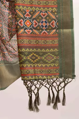 Mehendi patola art silk saree