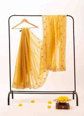 Sui dhaga yellow embroidered saree 1
