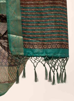 Floral print cotton silk saree with green border 5