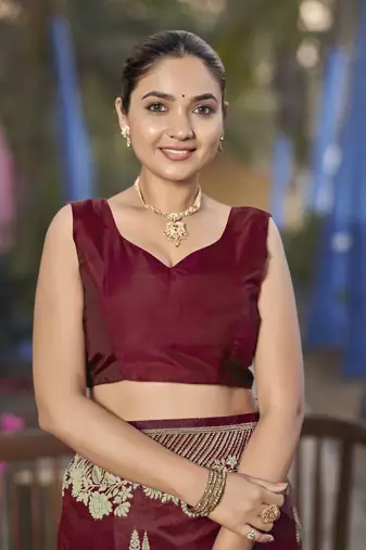 Banarasi woven maroon jacquard work saree with blouse piece