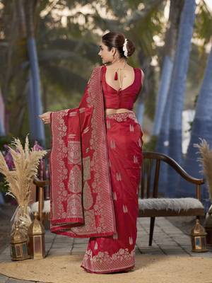 Banarasi woven red jacquard work saree with blouse piece 2