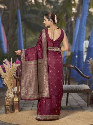 Banarasi woven maroon jacquard work saree with blouse piece 2