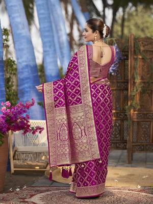 Banarasi satin silk woven pink jacquard work saree with blouse piece 3