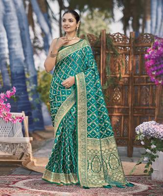 Banarasi satin silk woven green jacquard work saree with blouse piece 1