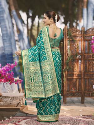 Banarasi satin silk woven green jacquard work saree with blouse piece 2