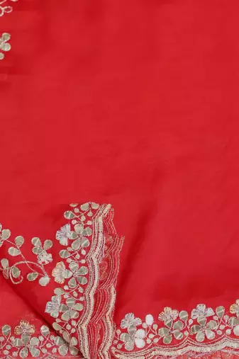 The eternal red gota-pati saree set
