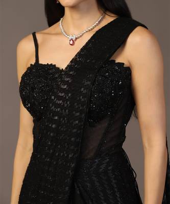 Black embroidered corset saree 4