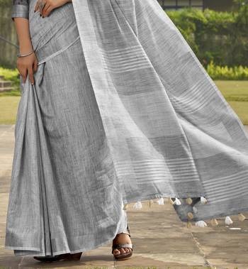 Grey linen blend saree with unstitched linen blouse piece 3