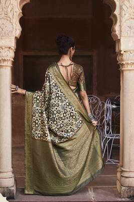 Brown silk blend saree with unstitched blouse piece 2