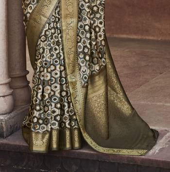 Brown silk blend saree with unstitched blouse piece 4