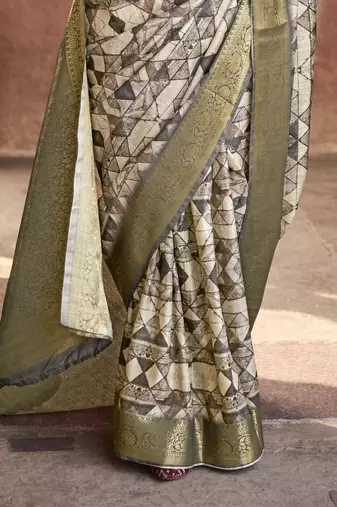 Grey silk blend saree with unstitched blouse piece