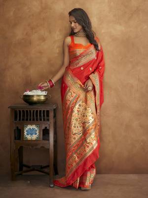 Red silk blend saree with unstitched blouse piece 2