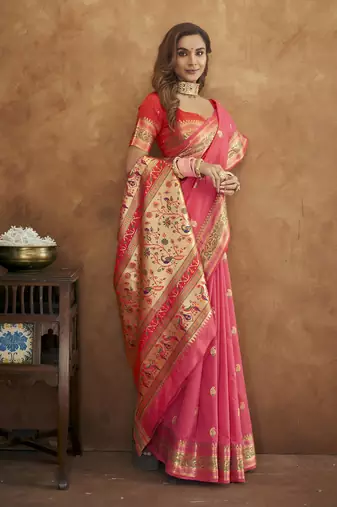 Gajari silk blend saree with unstitched blouse piece