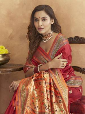 Maroon silk blend saree with unstitched blouse piece 3