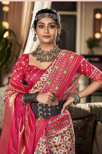 Cream-pink patola silk blend saree with unstitched patola blouse piece