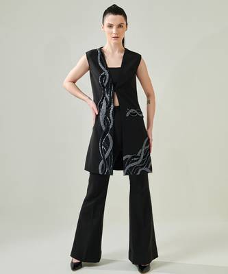 Black sleevless blaxer and pants set 1